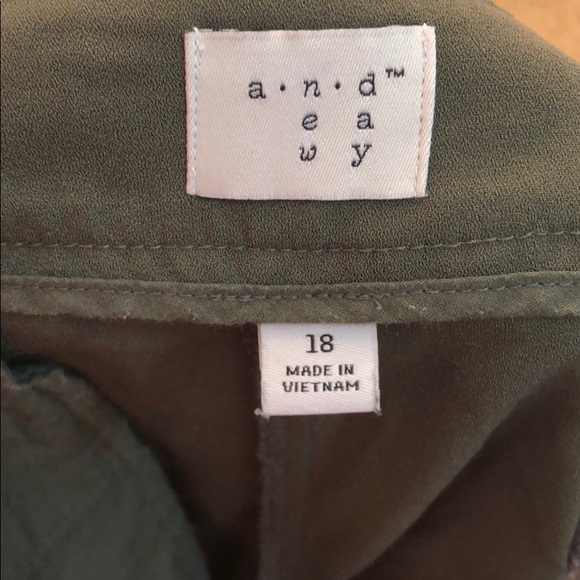 A new day khaki green linen shorts size 18 - Picture 3 of 4